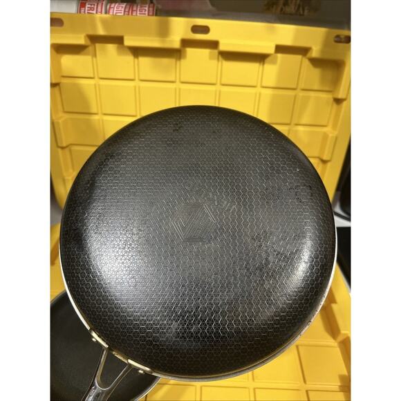 HEXCLAD 4 Piece Nonstick Stainless Steel Frying Pan Set 8,10" And 12" MSRP $500 - Picture 3 of 8